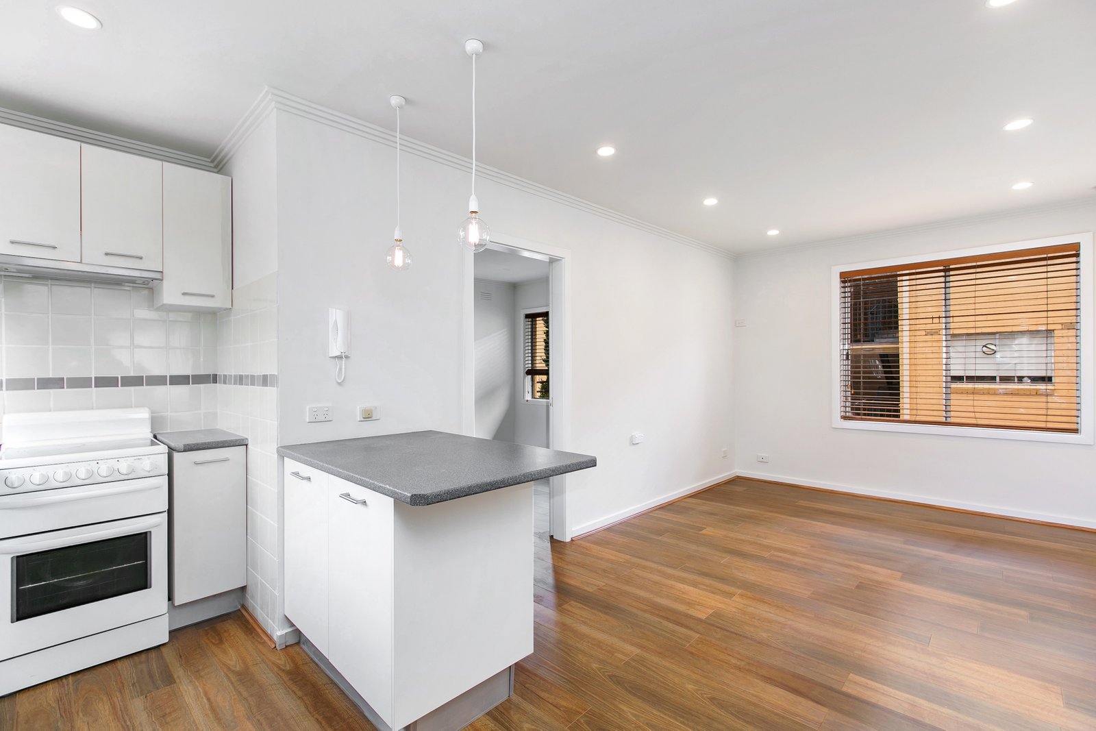 Gallery: 36/252 Dandenong Road