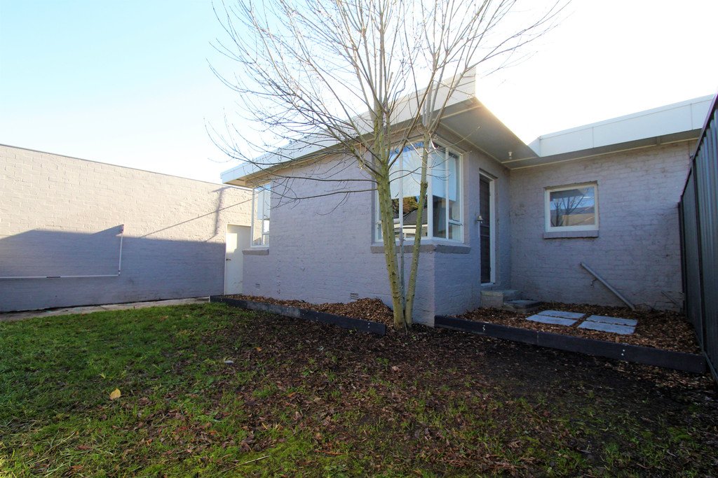 3/628 Wilson Street CANADIAN 12