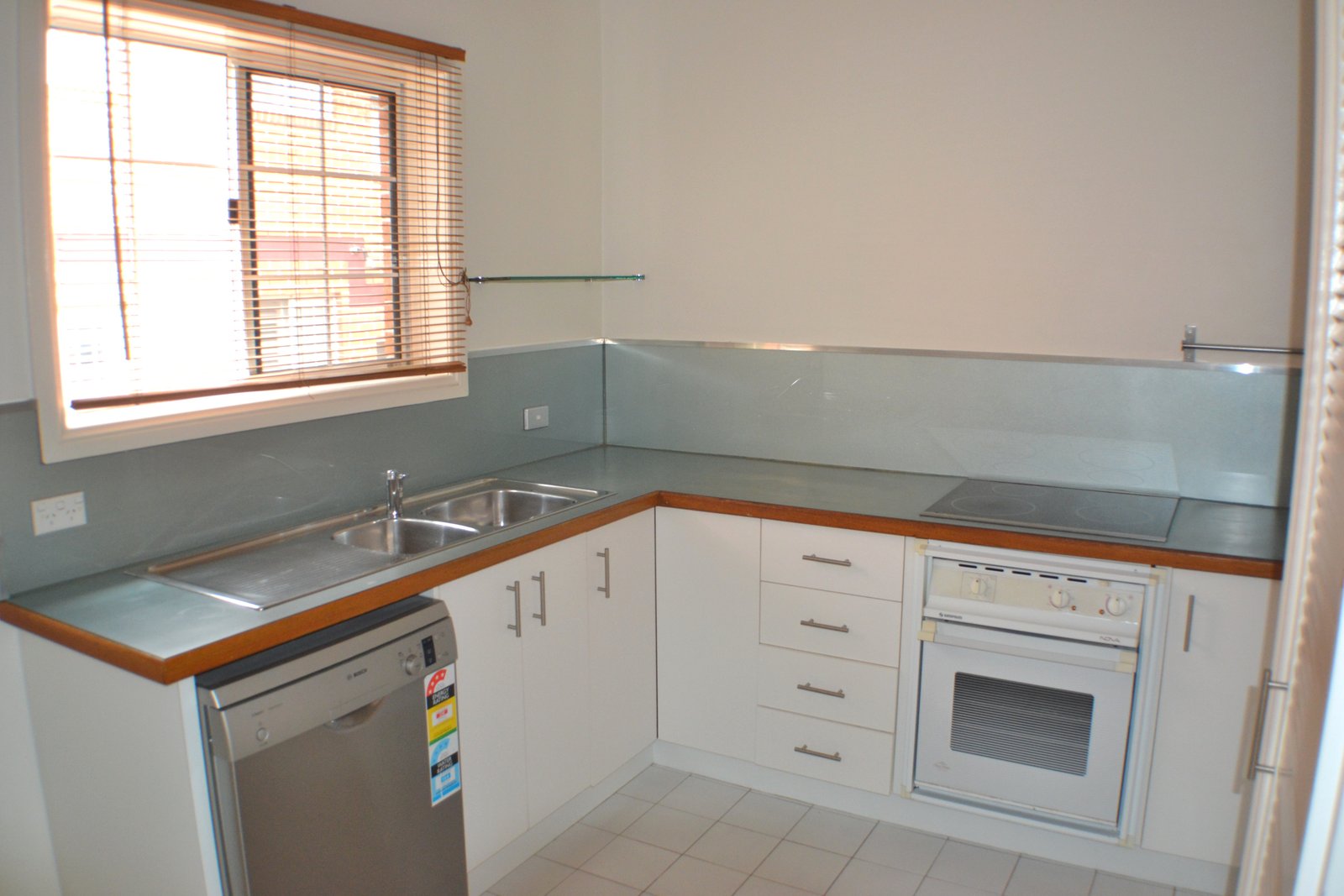 3/63 Montpelier Street CLAYFIELD 6