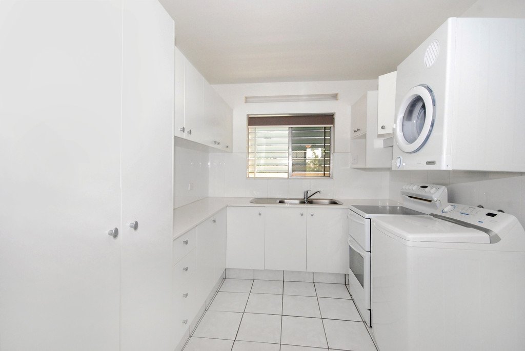 3/63 Stapylton Street COOLANGATTA 2