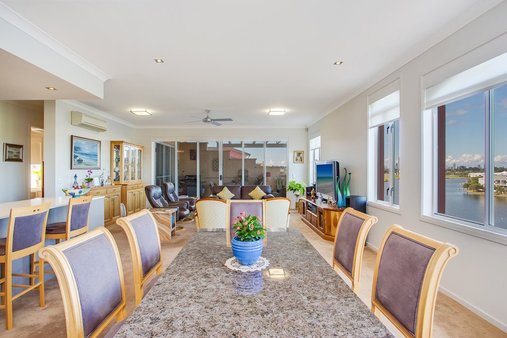 36/3030 The Boulevard CARRARA 2