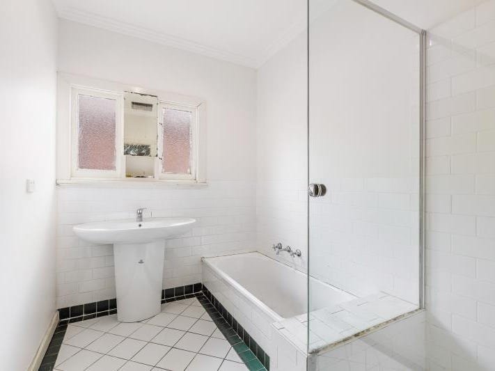 Gallery: 364 Francis Street