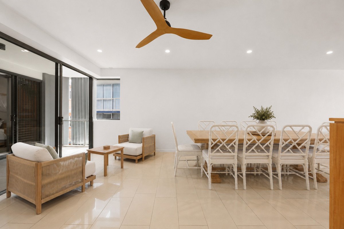 3/64 The Esplanade Burleigh Heads 9