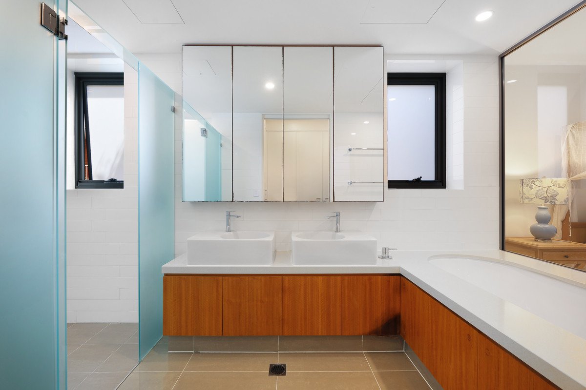 3/64 The Esplanade Burleigh Heads 11