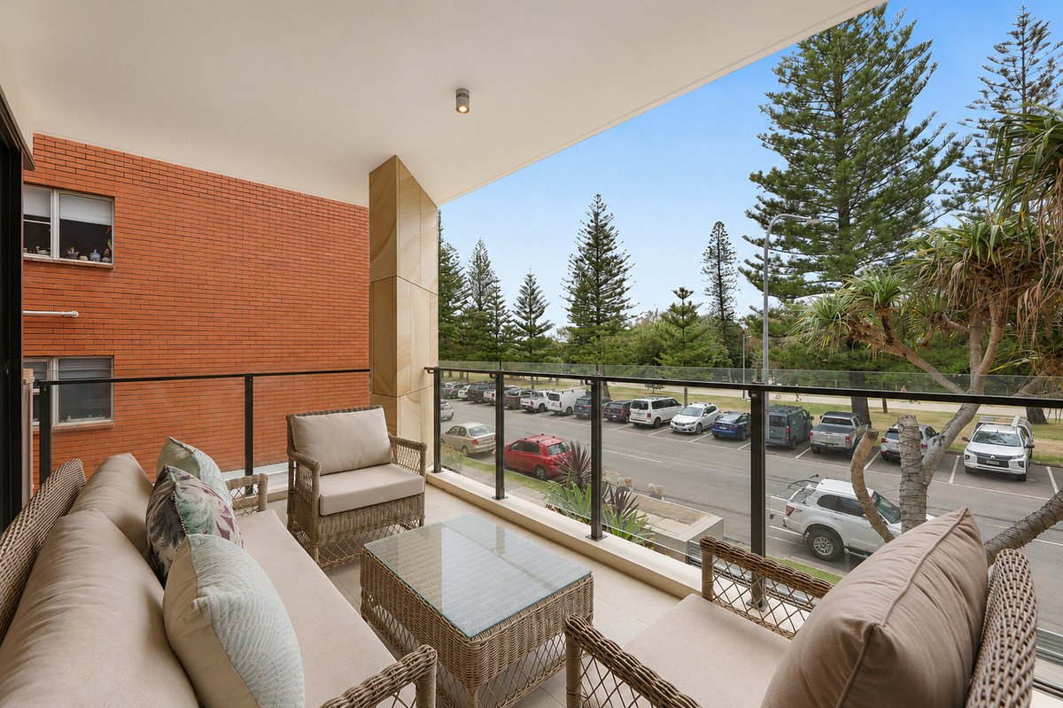 3/64 The Esplanade Burleigh Heads 14