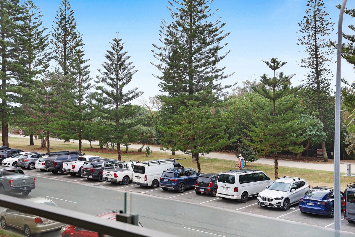 3/64 The Esplanade Burleigh Heads 15