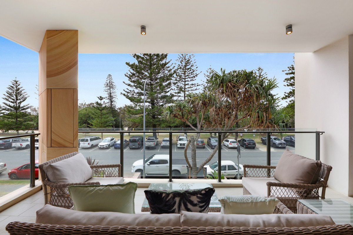 3/64 The Esplanade Burleigh Heads 3