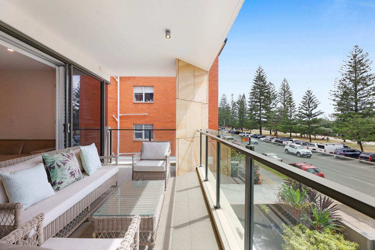 3/64 The Esplanade Burleigh Heads 4