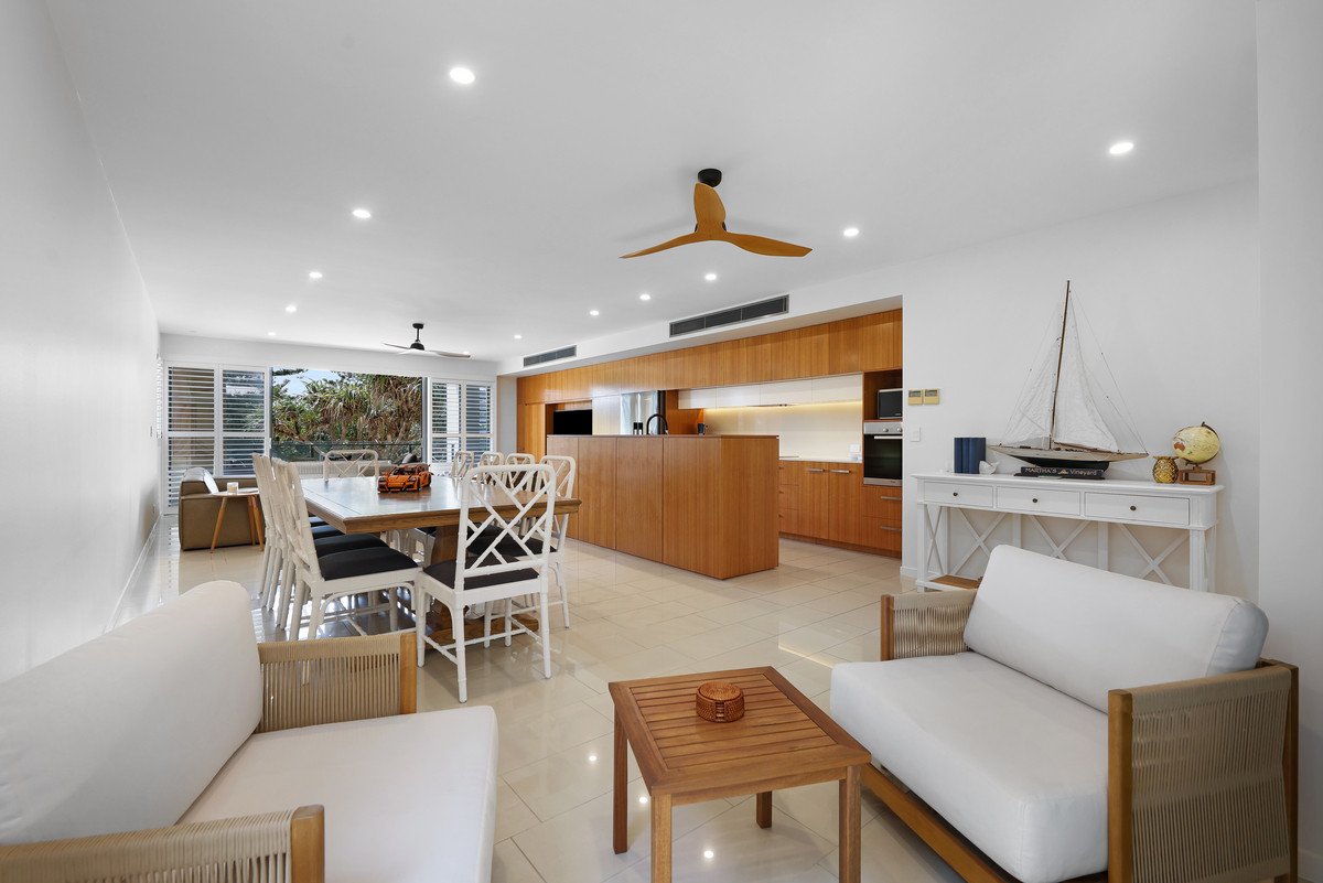3/64 The Esplanade Burleigh Heads 8