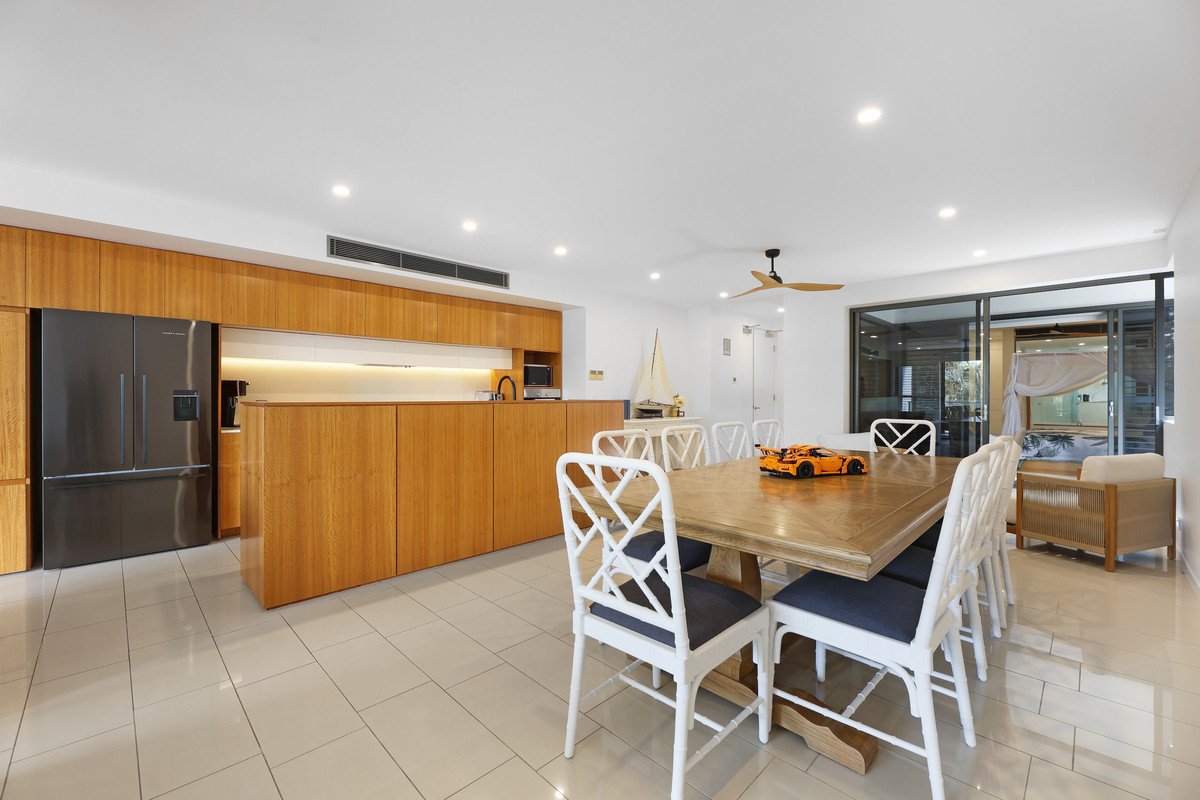 3/64 The Esplanade Burleigh Heads 11