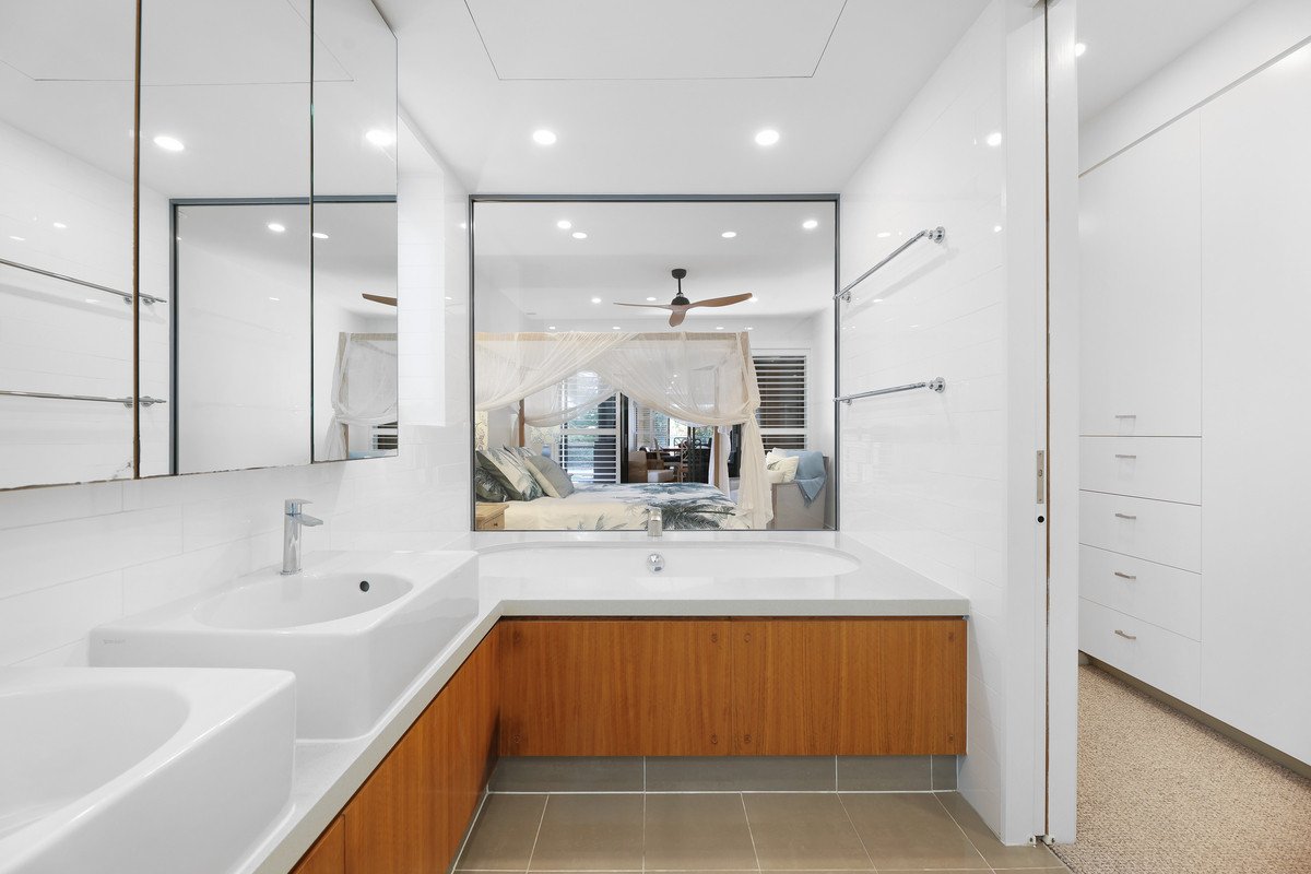 3/64 The Esplanade Burleigh Heads 14