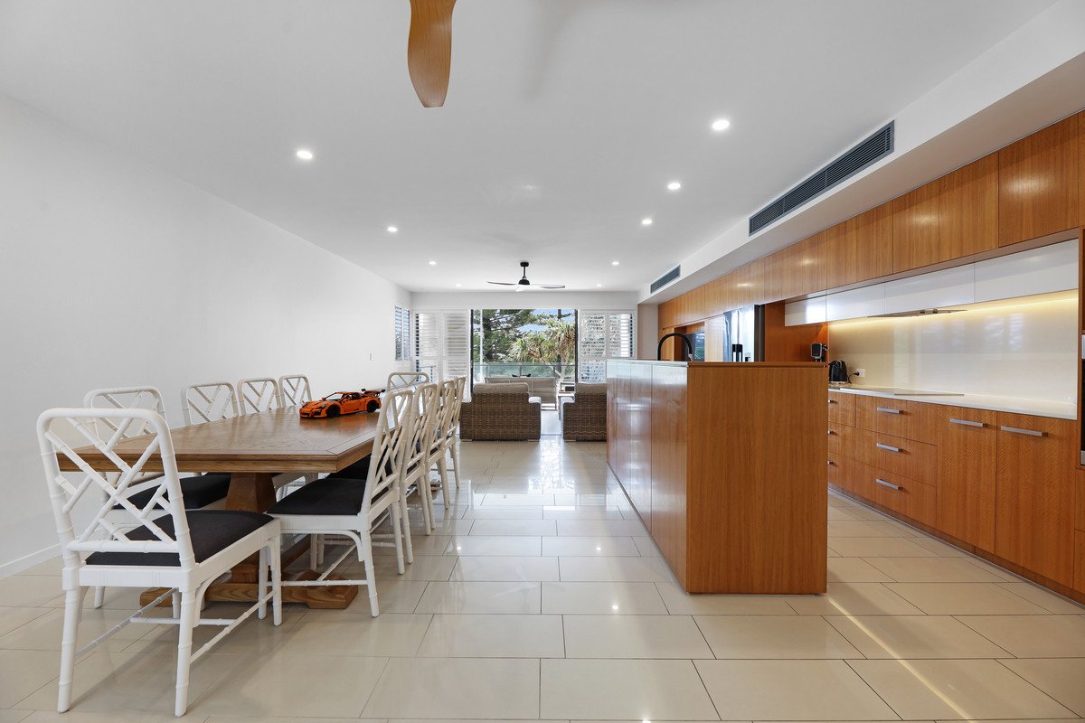 3/64 The Esplanade Burleigh Heads 19