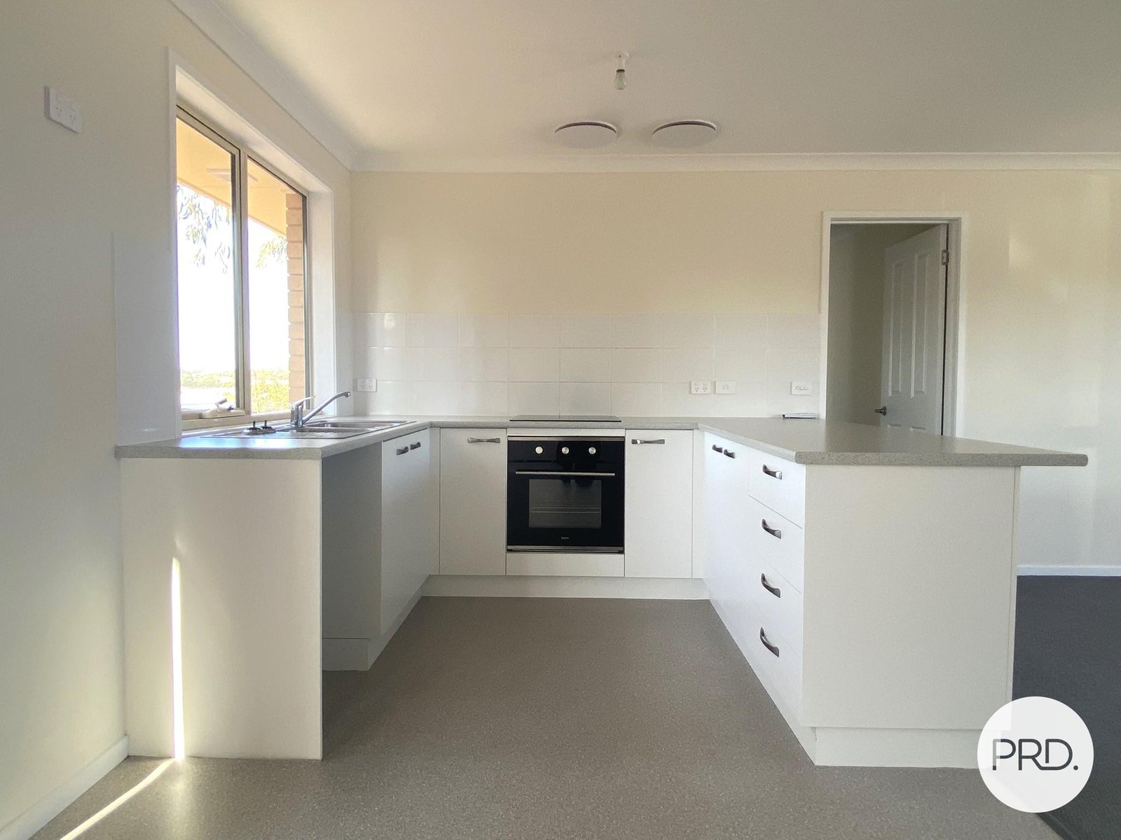 3/64a William Street BRIGHTON 3
