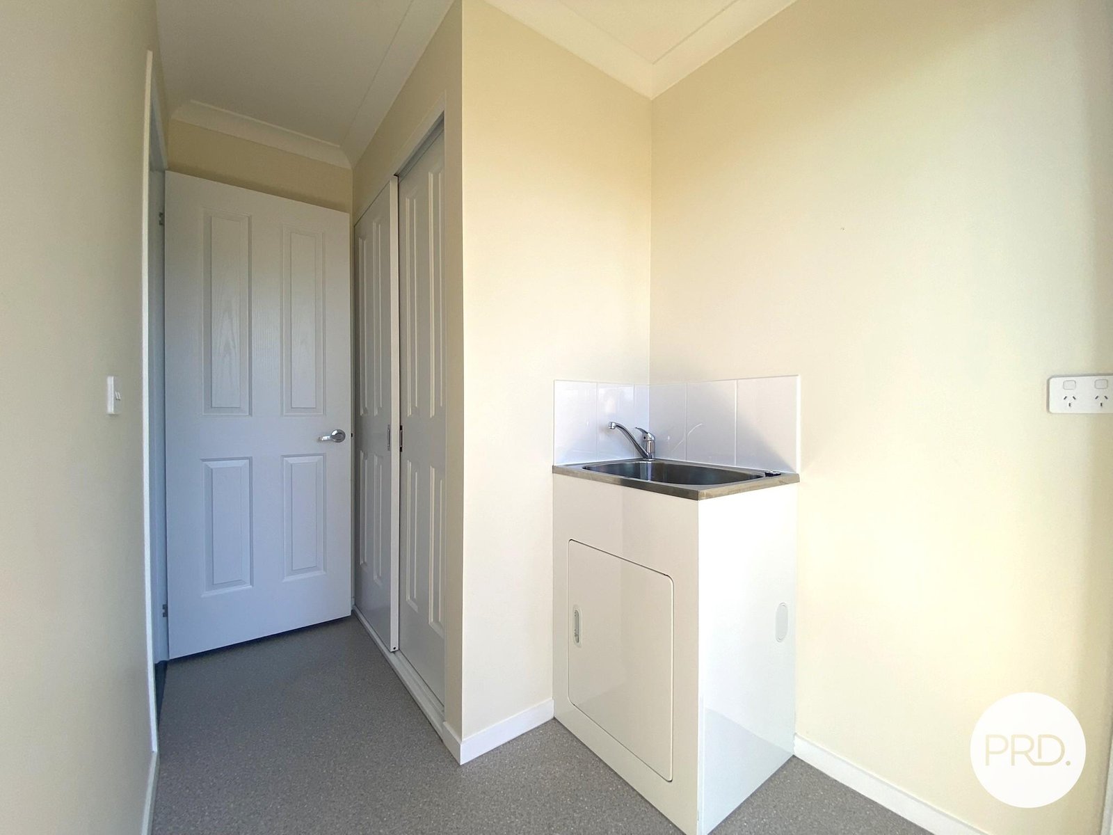 3/64a William Street BRIGHTON 9