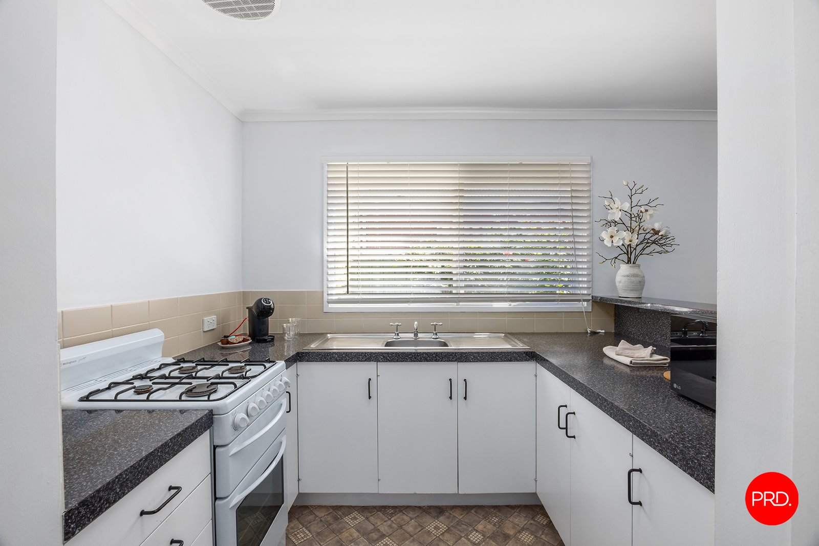 3/69-71 Symonds Street GOLDEN SQUARE 6