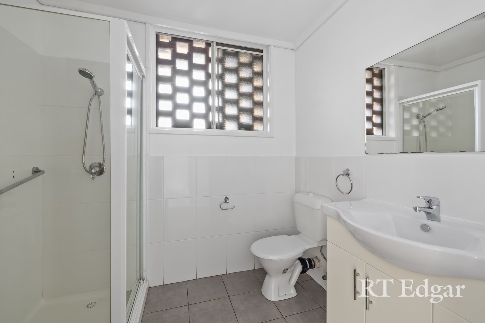 Real Estate and Property in 3/696 Plenty Road, Reservoir, VIC