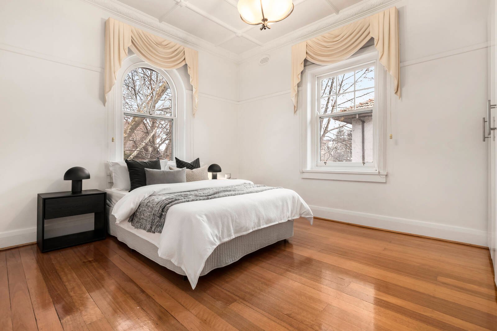 Real Estate and Property in 3/698 Orrong Road, Toorak, VIC