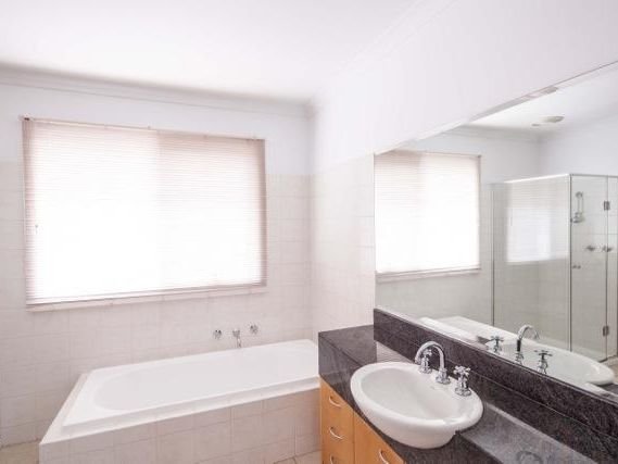 Gallery: 36A Plummer Road