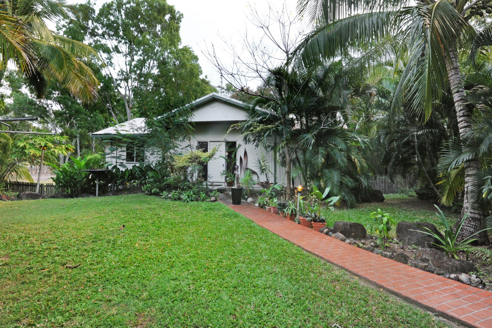 36a Stewart Drive CANNONVALE 3