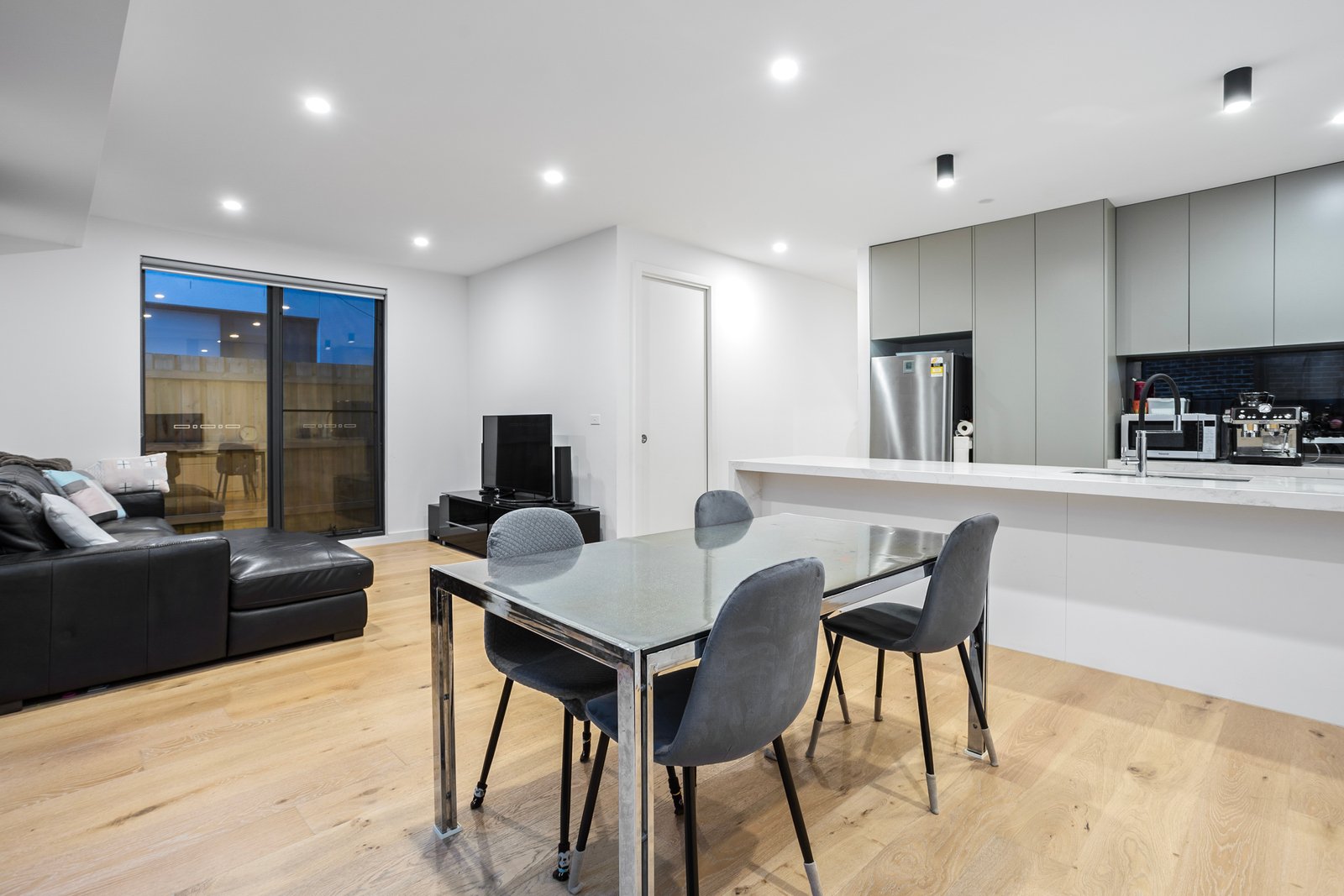 Gallery: 36B Richelieu Street