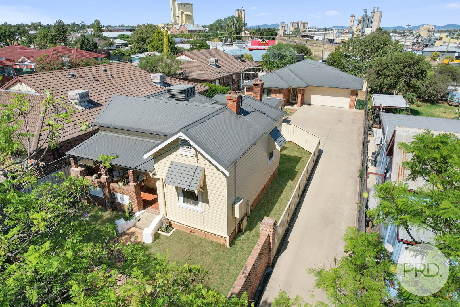 37 & 37a Crown Street TAMWORTH 1