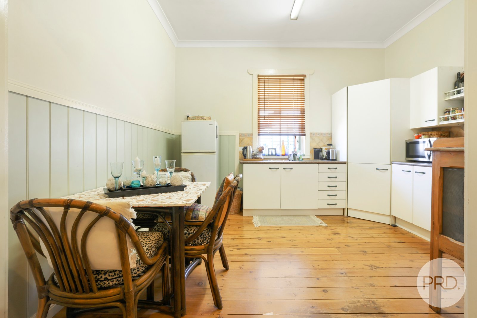 37 & 37a Crown Street TAMWORTH 9