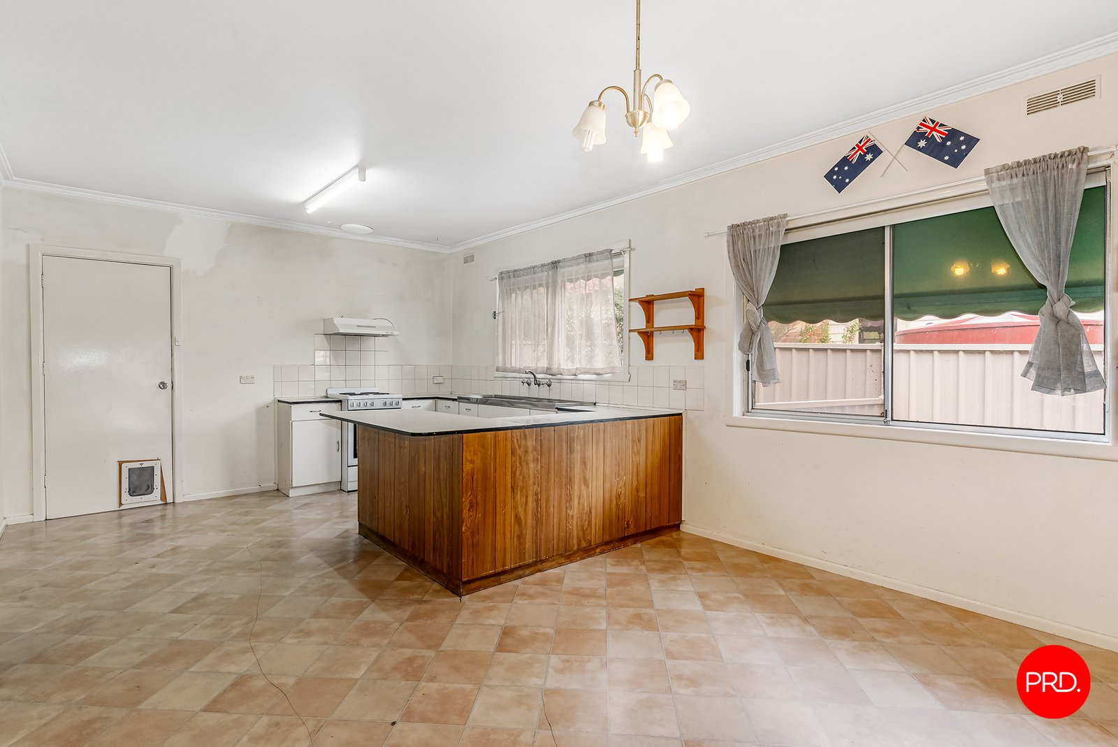 37 Allingham Street GOLDEN SQUARE 3