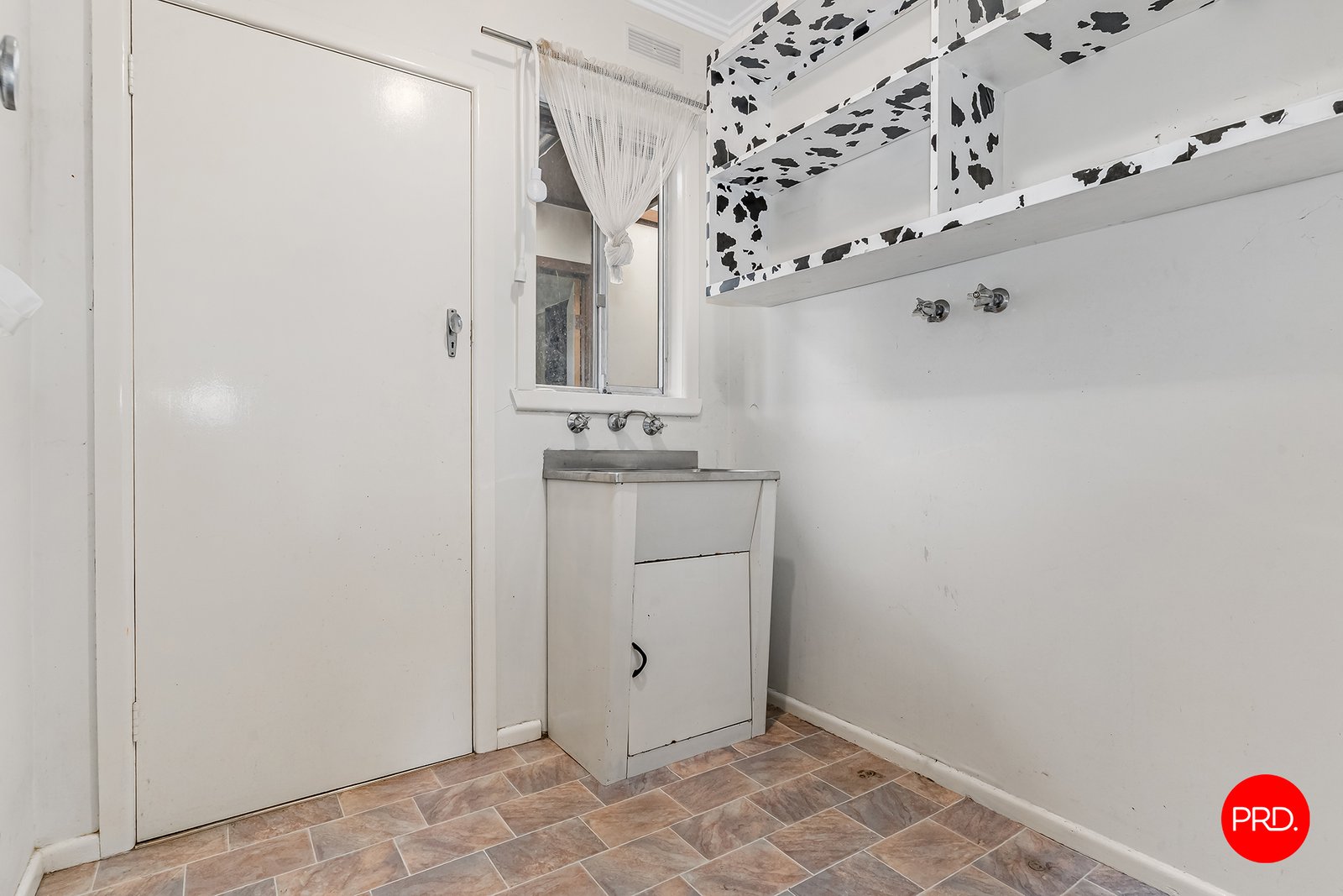 37 Allingham Street GOLDEN SQUARE 12