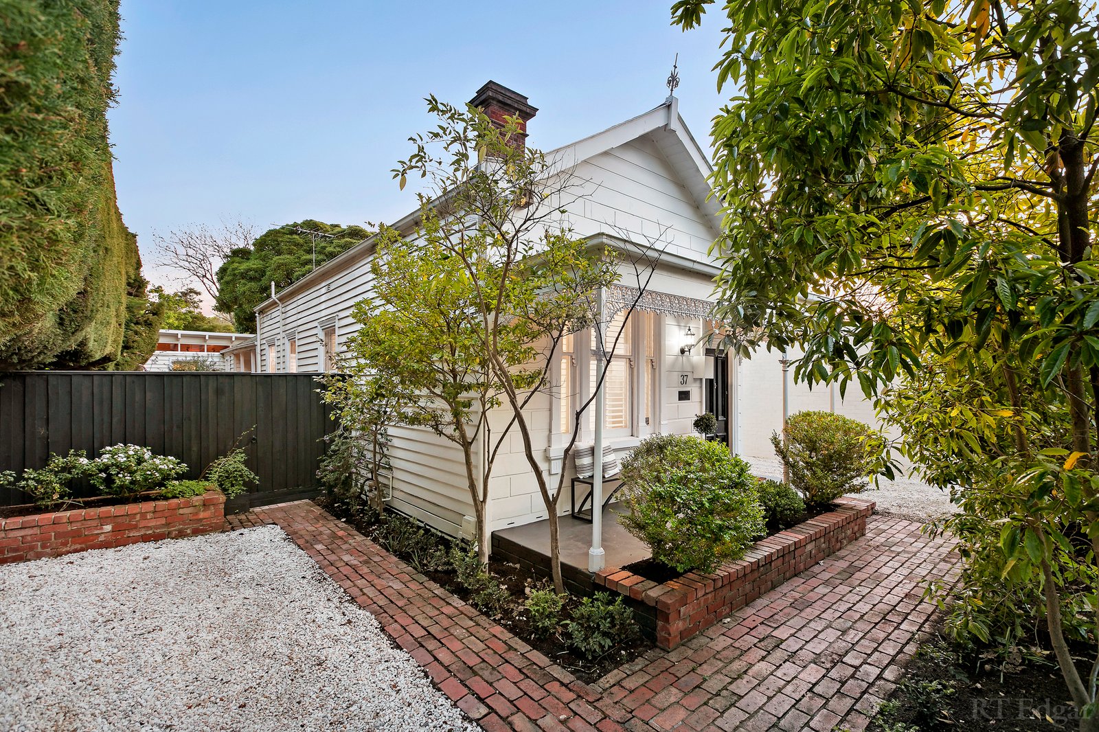 Real Estate and Property in 37 Alma Road, Camberwell, VIC