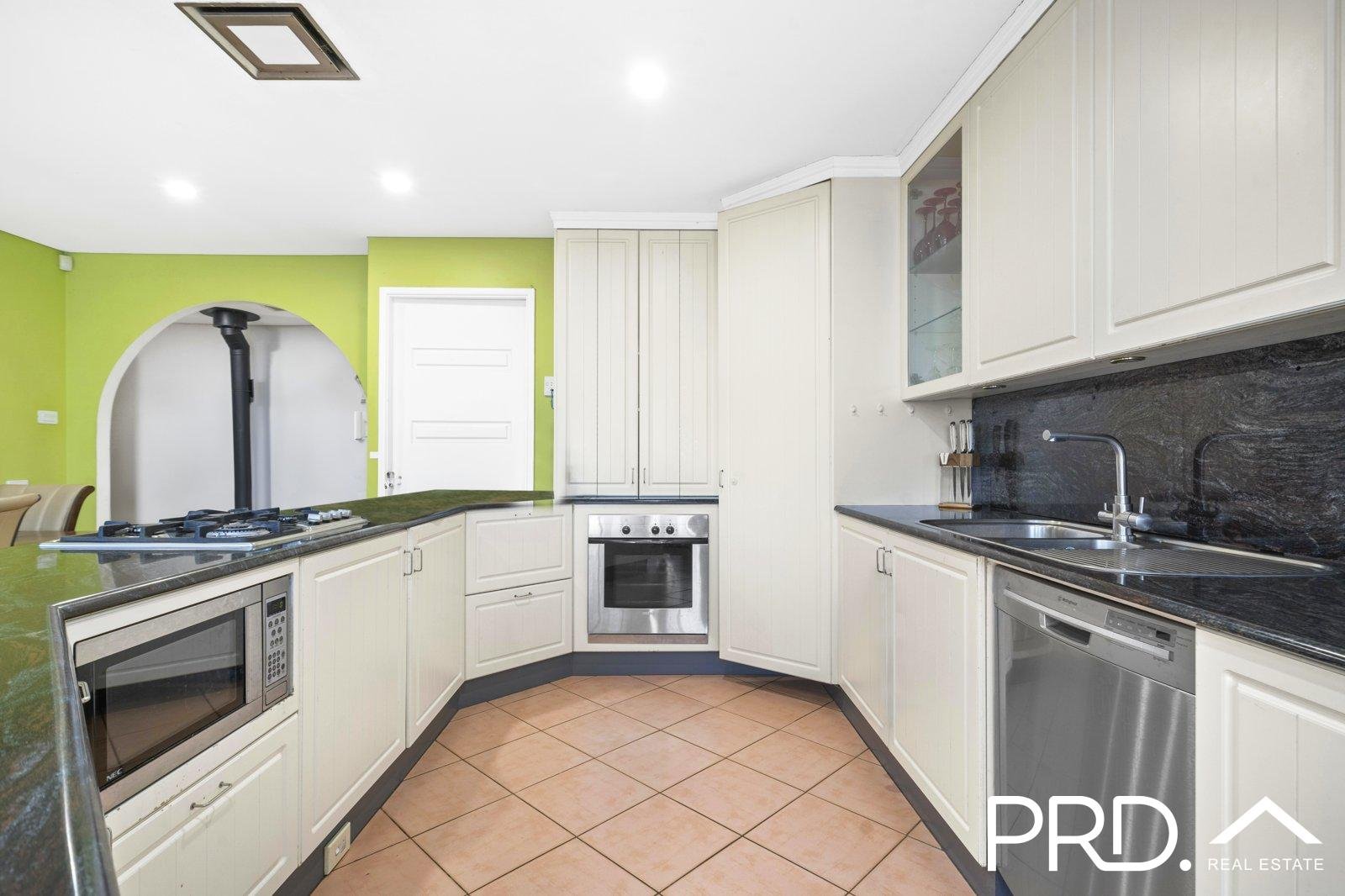 37 Amiens Avenue MILPERRA 3