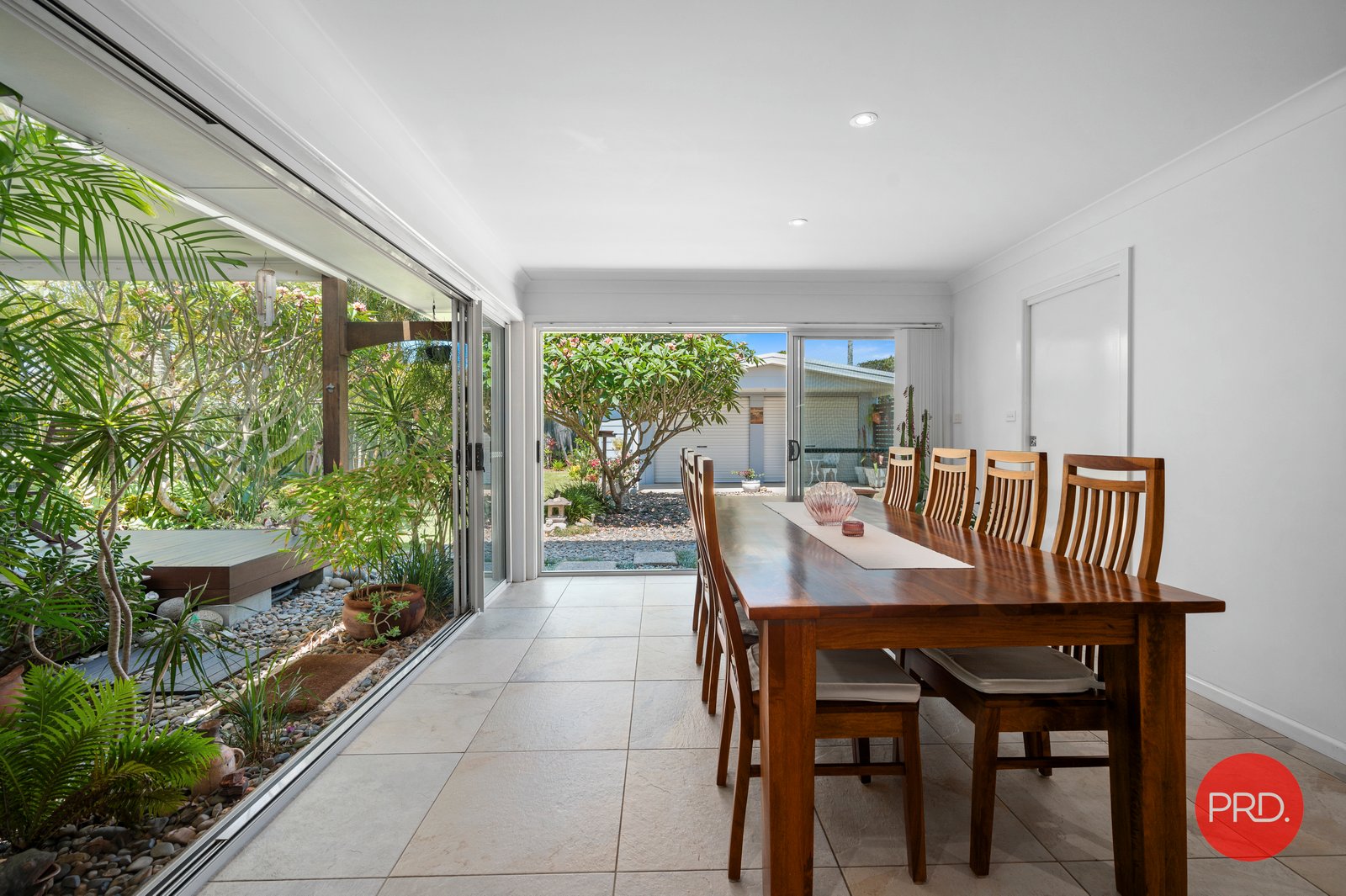 37 Beach Parade MYLESTOM 9