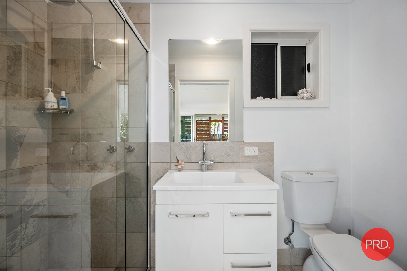 37 Beach Parade MYLESTOM 16