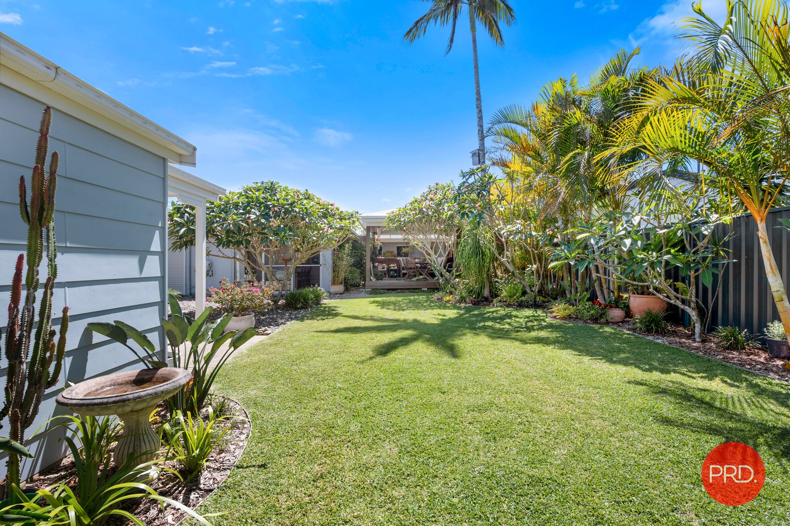 37 Beach Parade MYLESTOM 20