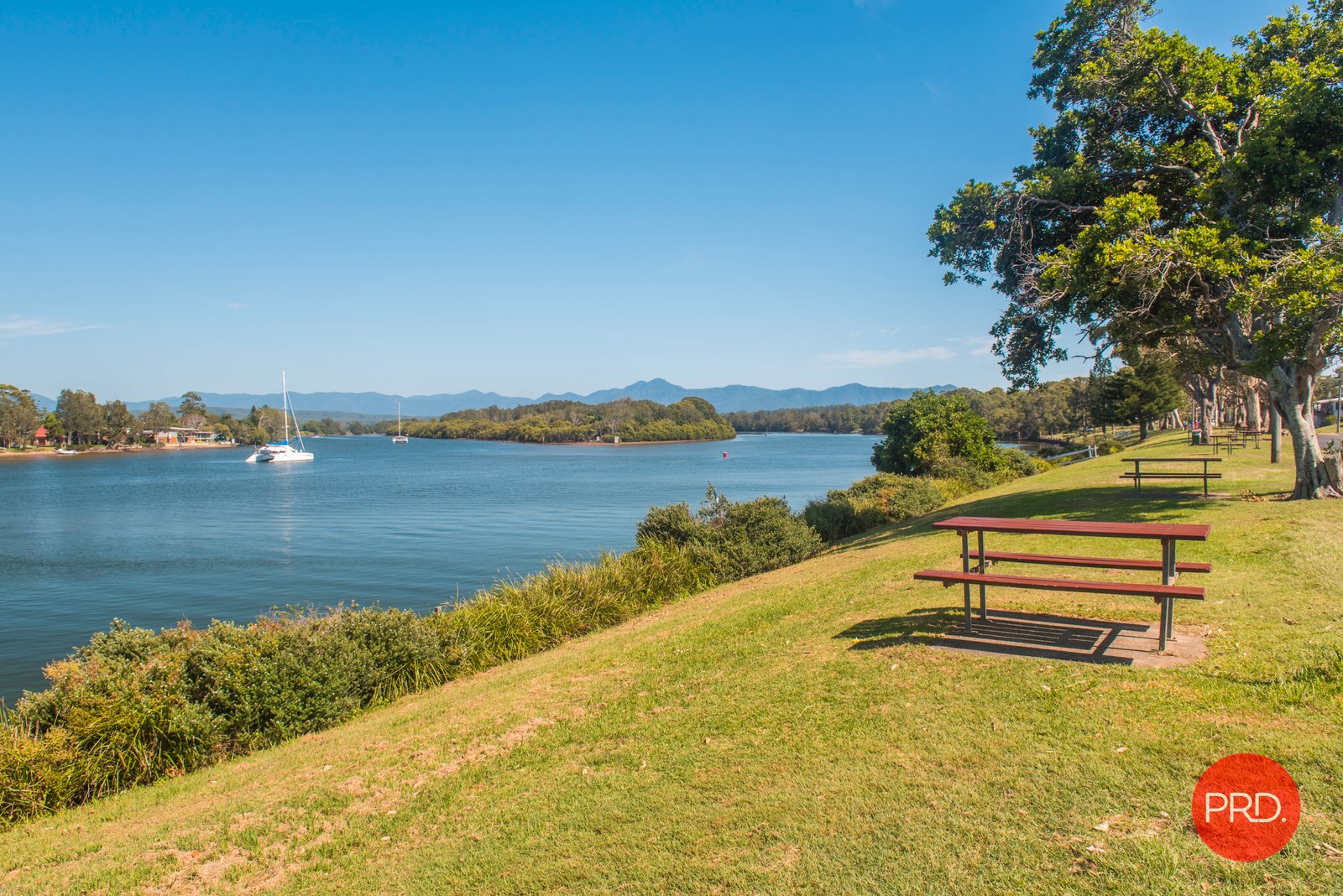37 Beach Parade MYLESTOM 30