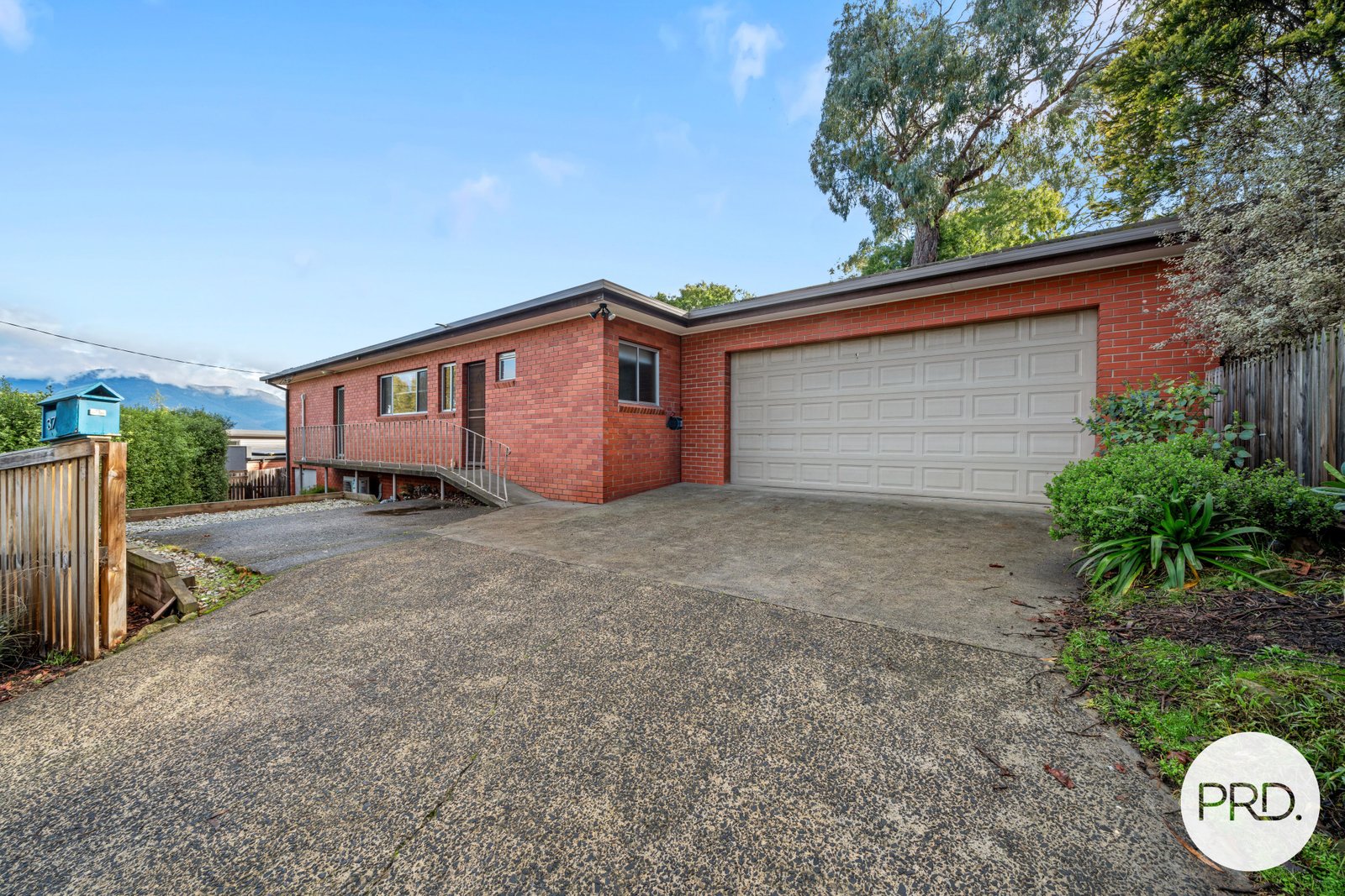37 Begonia Street LINDISFARNE 1
