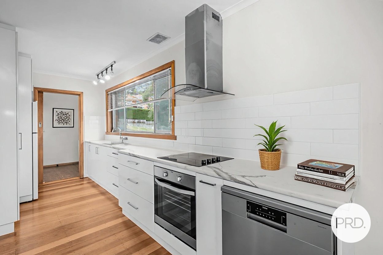 37 Begonia Street LINDISFARNE 2