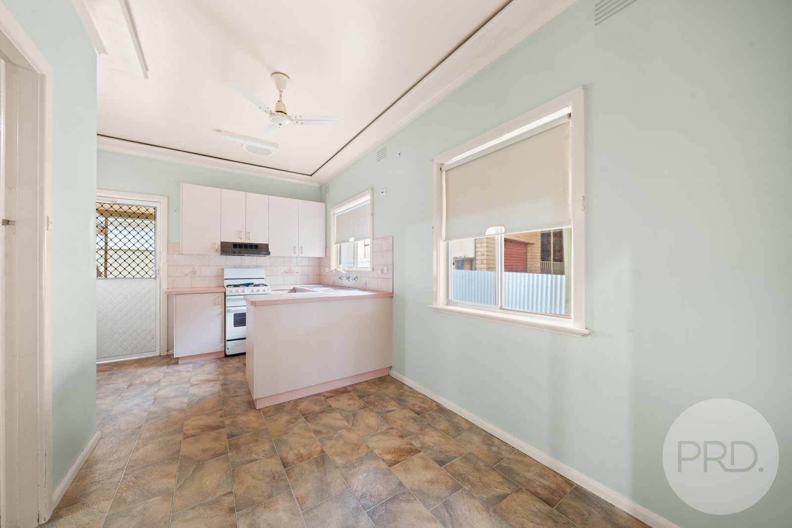 37 Beltana Avenue MOUNT AUSTIN 10