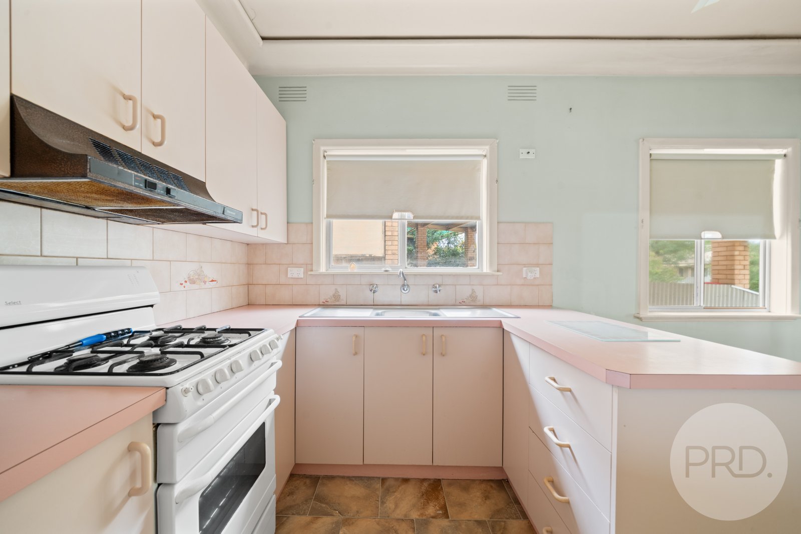 37 Beltana Avenue MOUNT AUSTIN 13