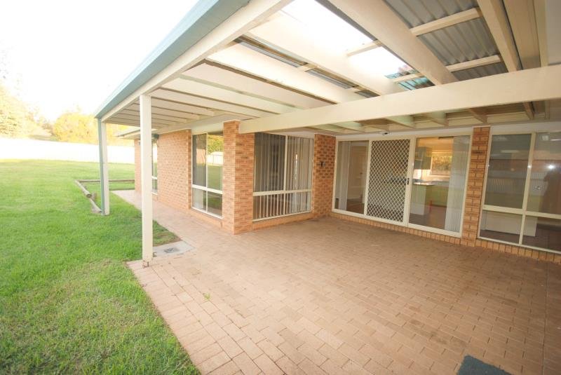 37 Berembee Road BOURKELANDS 9