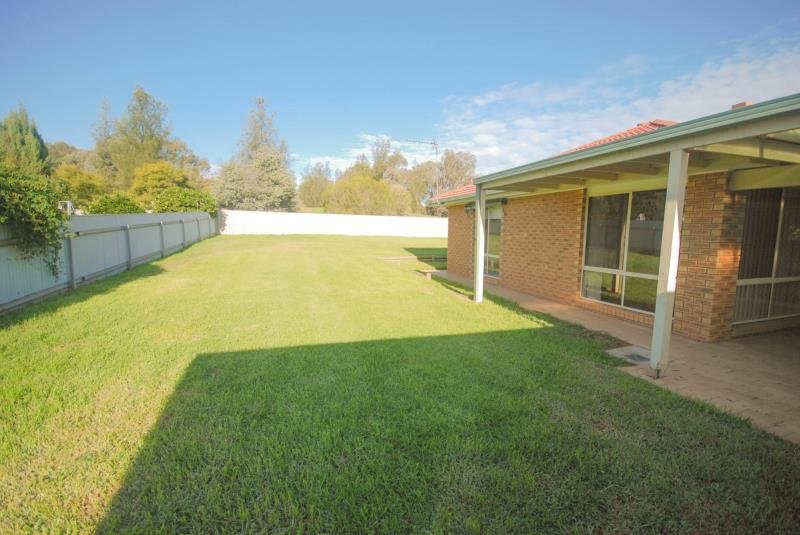 37 Berembee Road BOURKELANDS 10