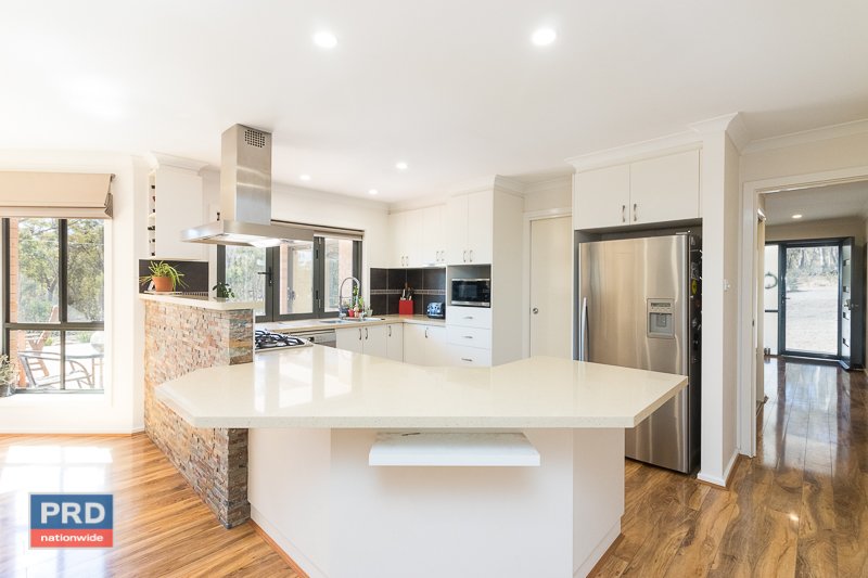 37 Birchmans Grove WAMBOIN 8