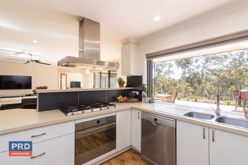 37 Birchmans Grove WAMBOIN 9