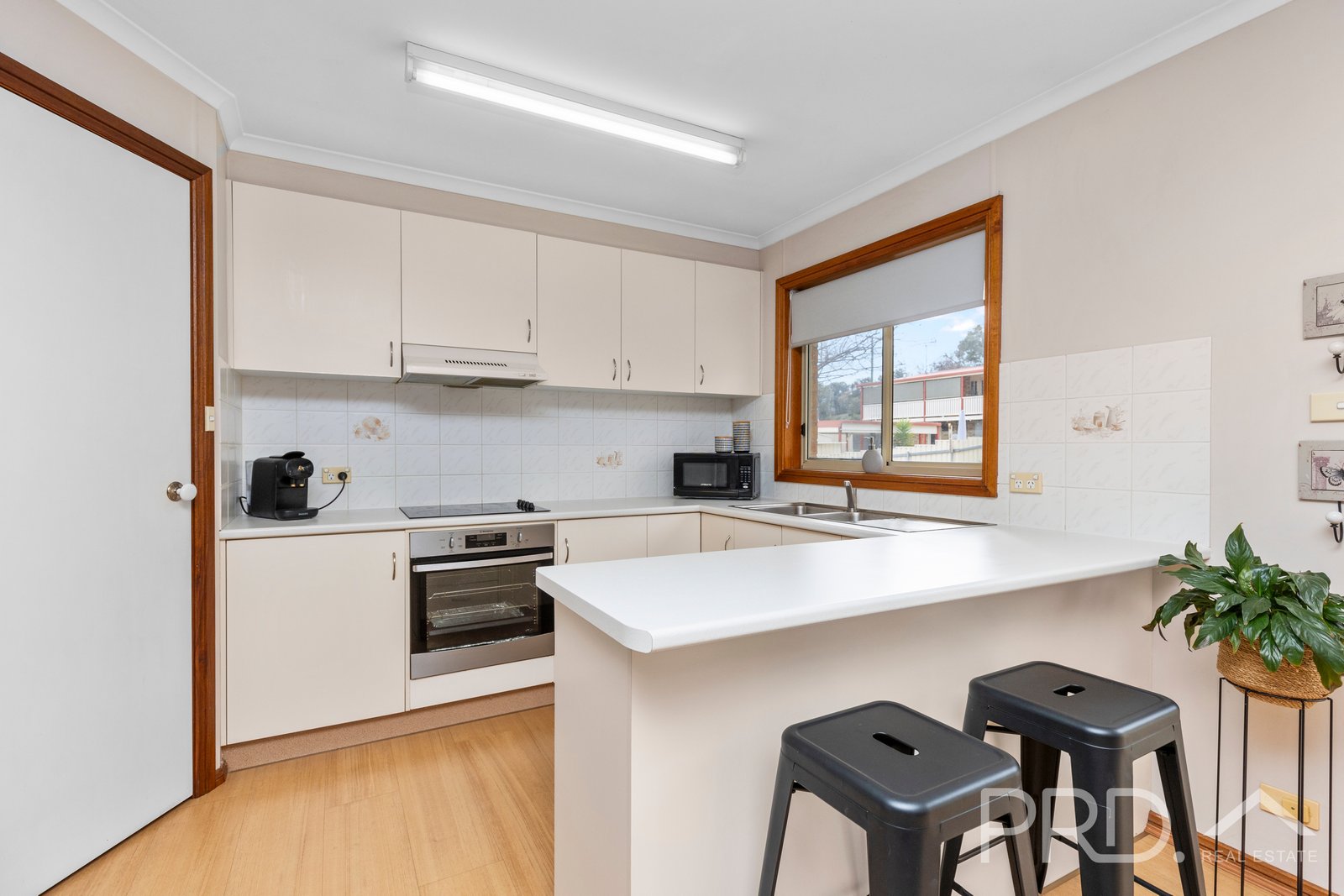 37 Booral Avenue TUMUT 6