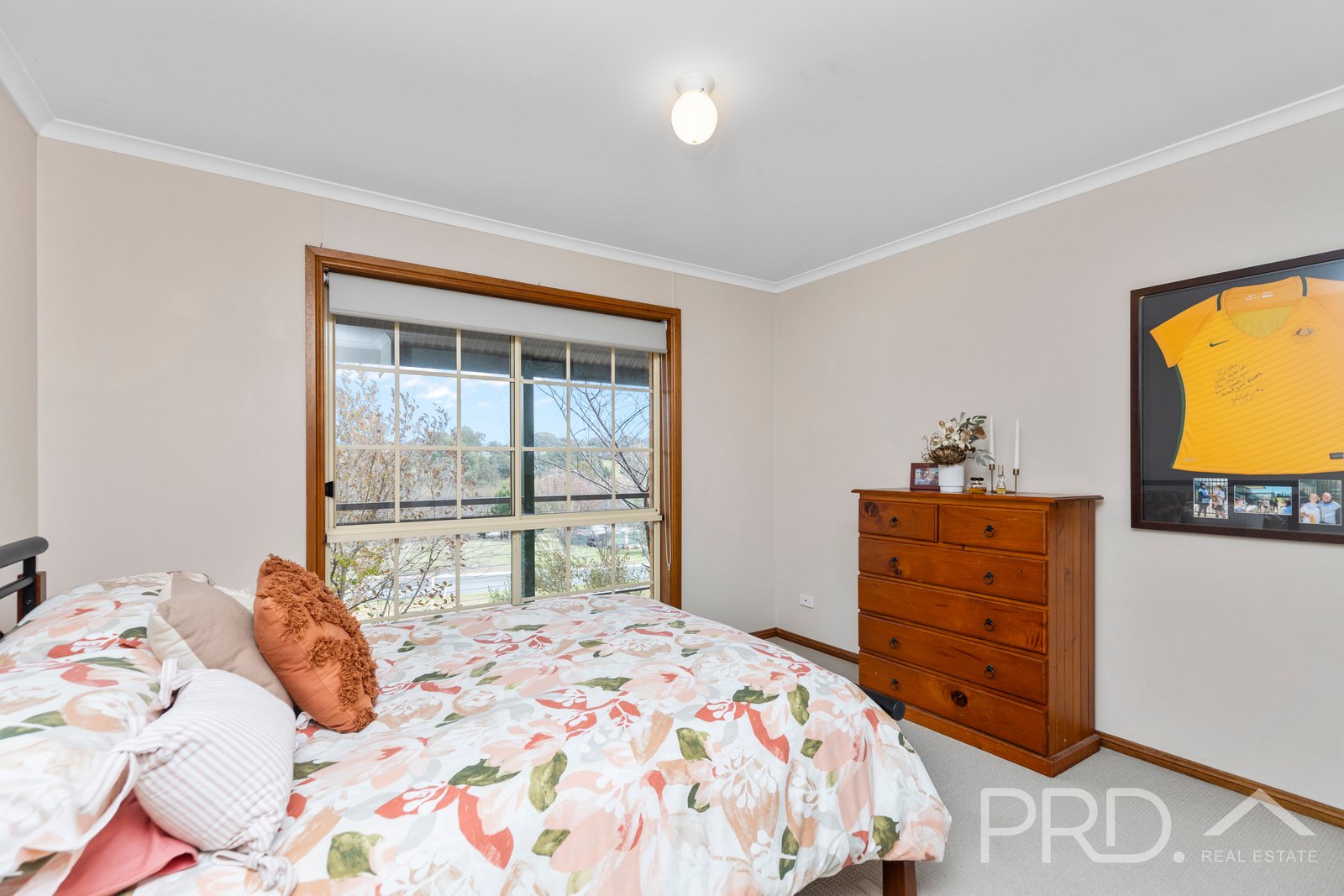 37 Booral Avenue TUMUT 8
