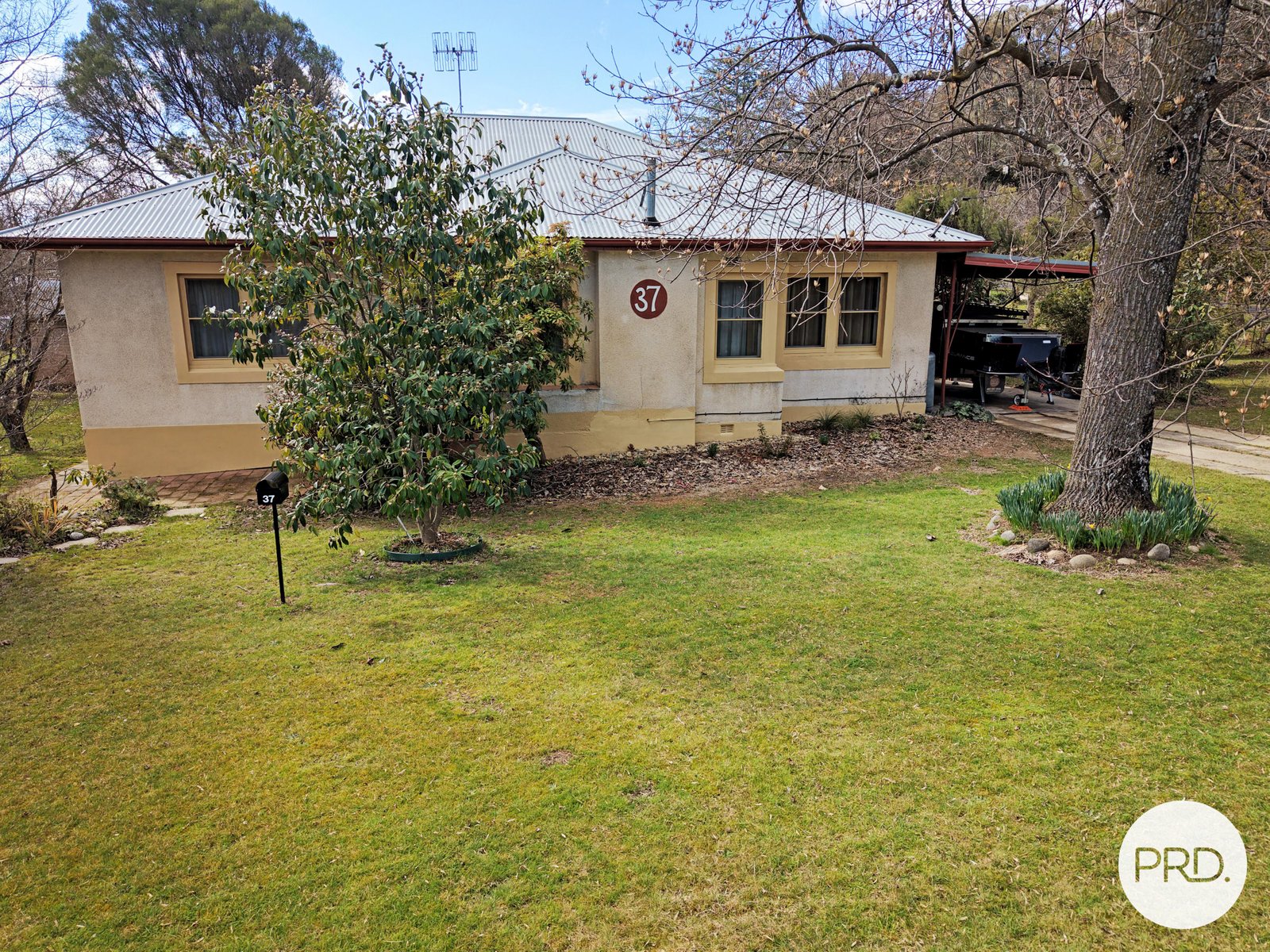 37 Bridge Street TUMBARUMBA 1