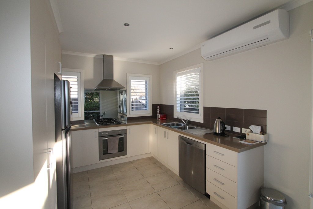 37 Brighton Court WENDOUREE 5