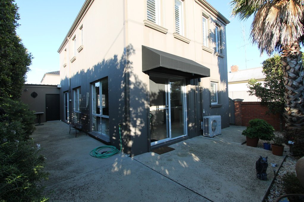 37 Brighton Court WENDOUREE 13