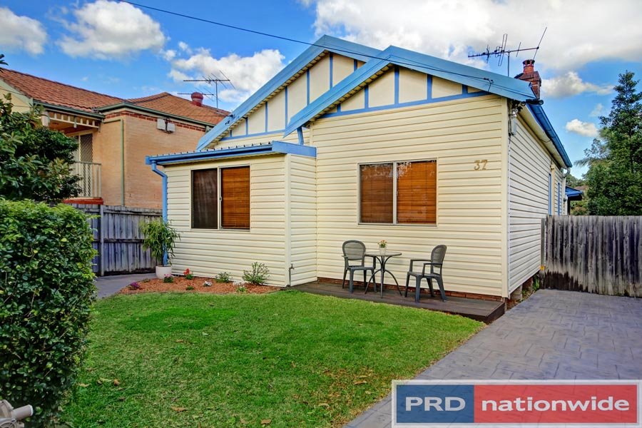 37 Broughton Street MORTDALE 1