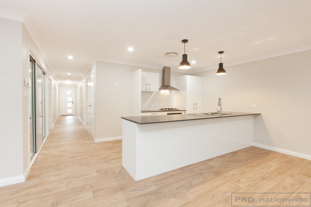 37 Budgeree Drive ABERGLASSLYN 2