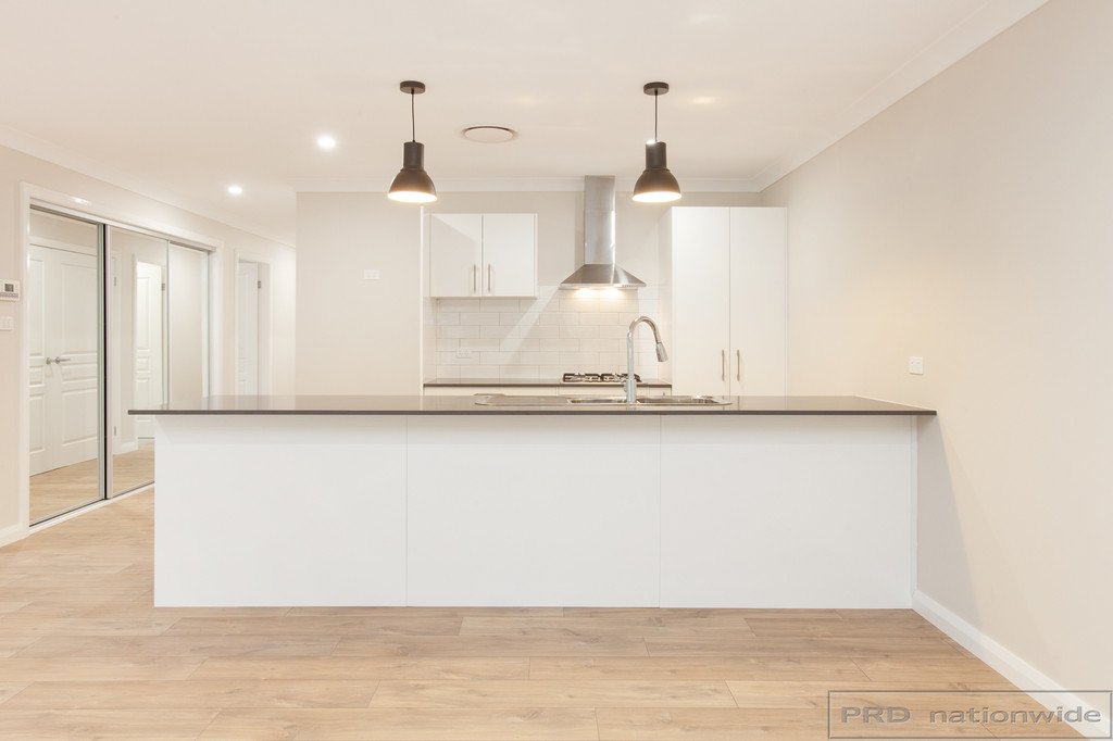 37 Budgeree Drive ABERGLASSLYN 4